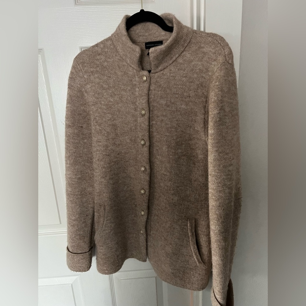 Adrienne Vittadini. 25%WOOL. Beige ton beautiful for winter